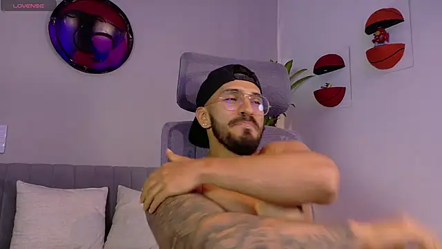tony_muscle webcam