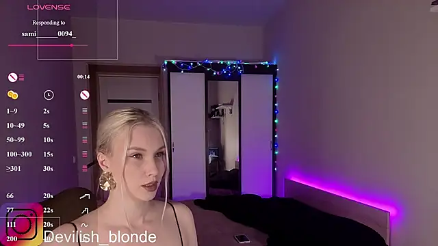 HitchcocianBlonde webcam