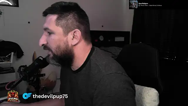 DevilPup75_ live cam on StripChat
