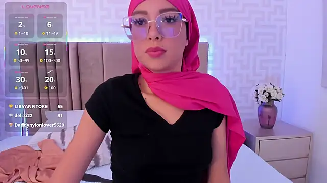 naishaa_ webcam