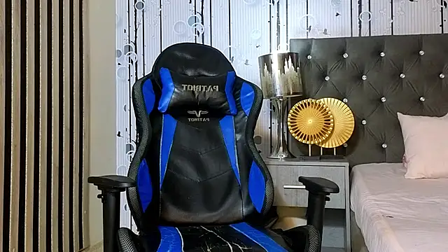 Alex_Bloom webcam