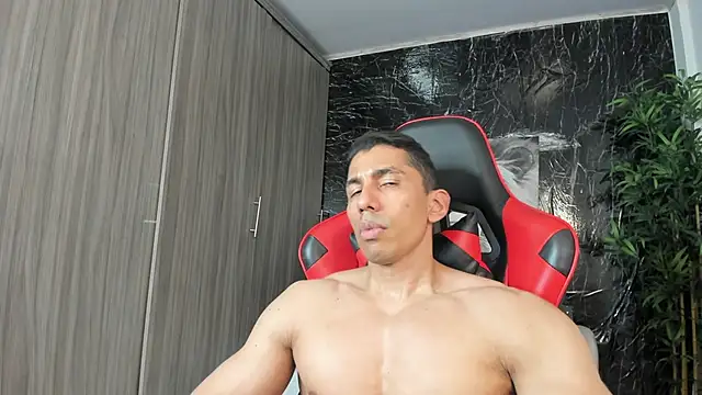 Erik_castle webcam