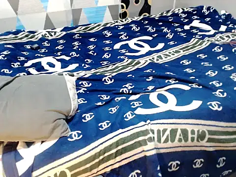 Trish_CurveCock webcam