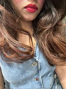 Yours_riya11 webcam