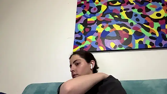 MarisaKomar webcam