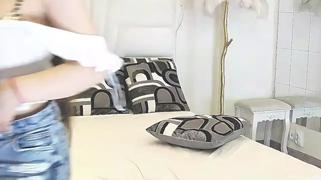 VanessaDee live cam on StripChat