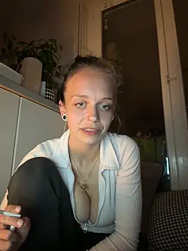 LillyWannaPlay webcam