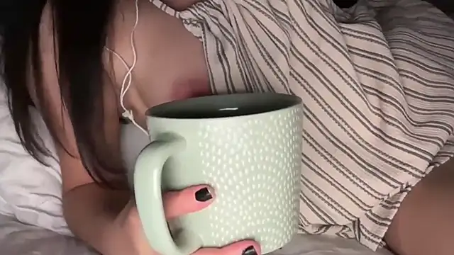 Desibaddie-96 webcam