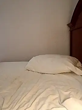 Jasmine_FullsShine webcam