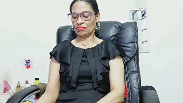 Aries_Mature webcam
