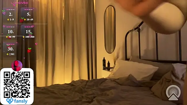 xgvgggx live cam on StripChat