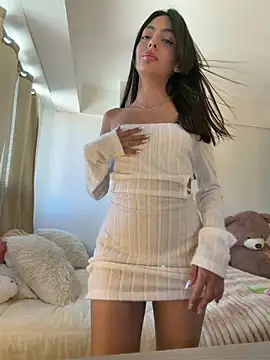 Watch ZaraLuuv live on EroticFlix - High definition streams