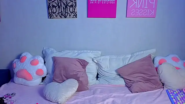 Watch PerryKitty live on EroticFlix - High definition streams