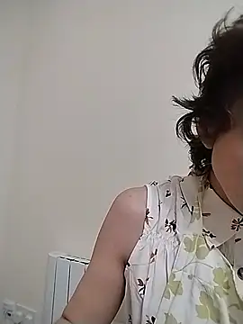 Amy01112 live cam on StripChat