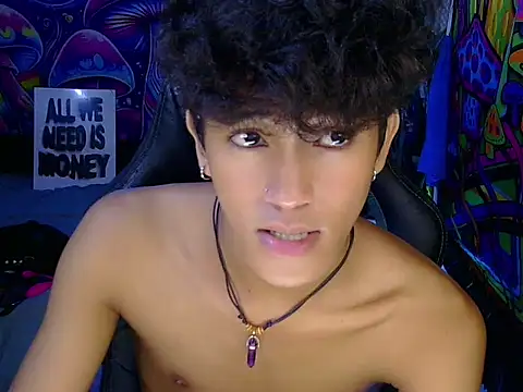 Watch hugekenbigcock live on EroticFlix - High definition streams