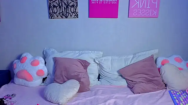Watch PerryKitty live on EroticFlix - High definition streams