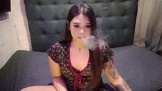 Ur_WifeyMarie webcam