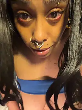 Lunalovesyou8 webcam