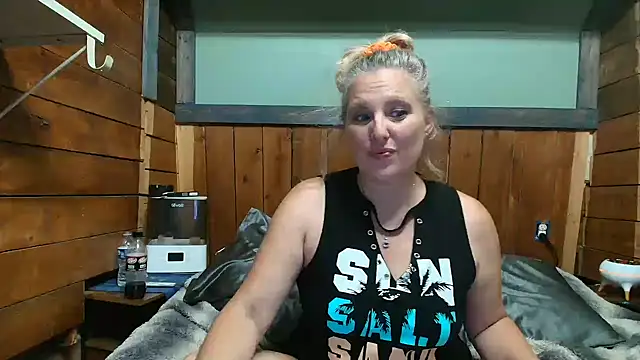 lisaxlovexxx live cam on StripChat