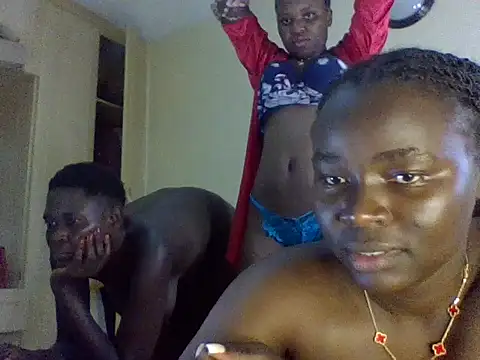roziebeauty webcam