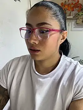 sweet__nurse1 (F young) - WET MY PANTS 🌊😈