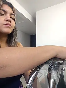 ivy_enjoy (F young) - Off brac And oil in public