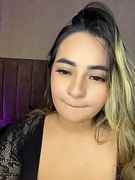 Antonella_Julieta webcam