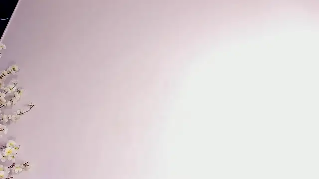 NaomiVelour webcam