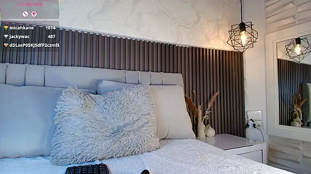 SHANONCLARK webcam