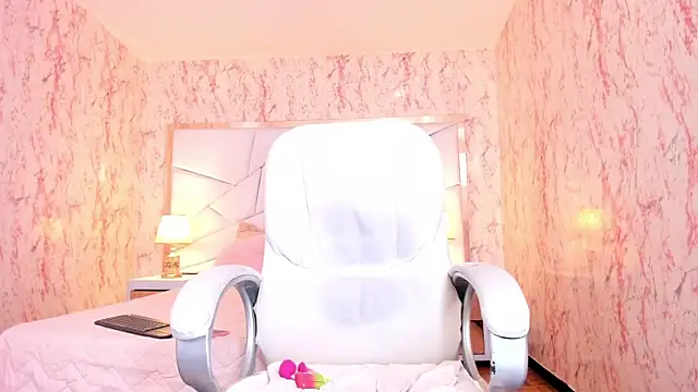 Emily_Whinfre webcam