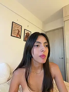 Watch ZaraLuuv live on EroticFlix - High definition streams
