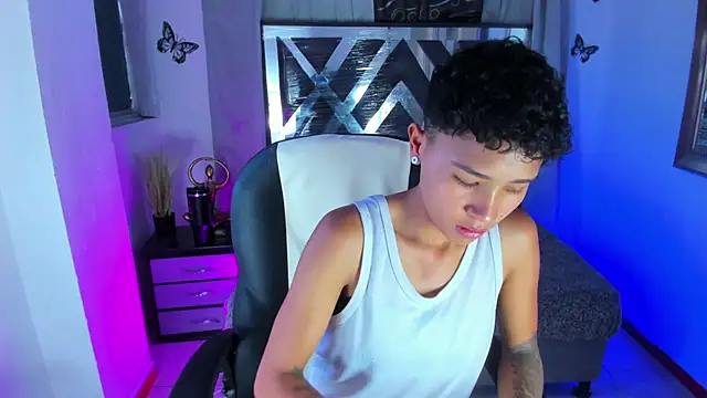 nova_sex01 live cam on StripChat