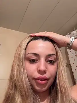 Watch Noeliagglow live on EroticFlix - High definition streams