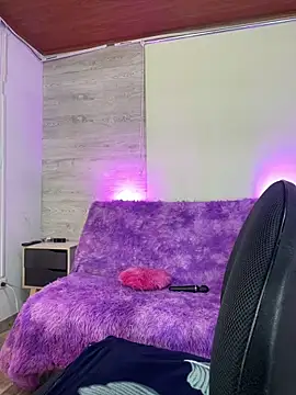 Watch PamelaBoobs live on EroticFlix - High definition streams