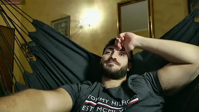 mark_ariete live cam on StripChat