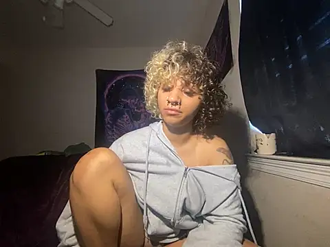Creolegirl19 webcam