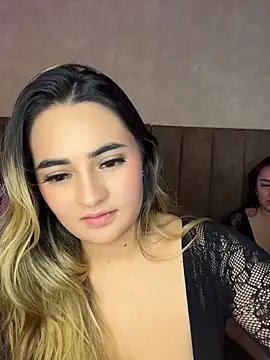 antonella_julieta's live room