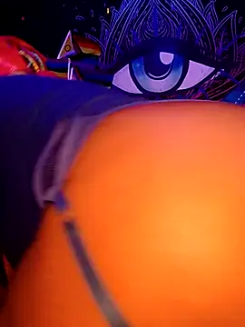 AmazonianMistress webcam