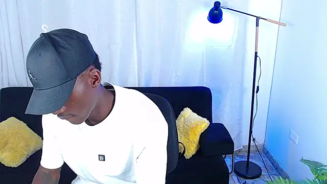 alexaandro18 webcam