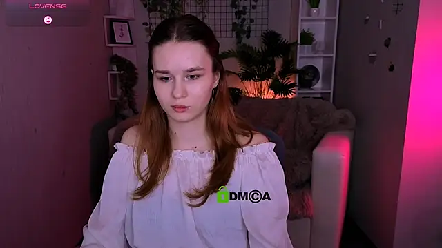 angie_foxy1