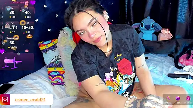 EsmeCaldwel live cam on StripChat