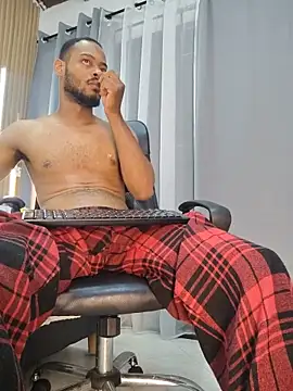 oliver_bigblack_cock (M young) - pull your nipples