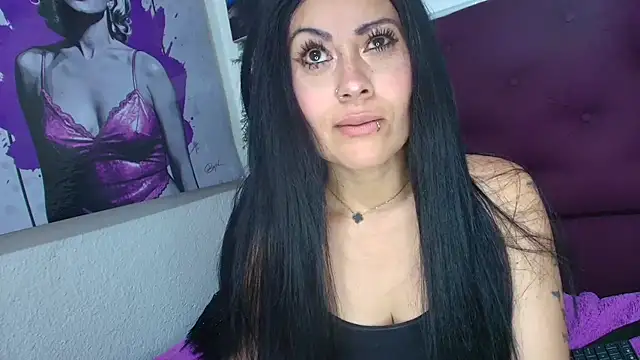 Tania_mature live cam on StripChat