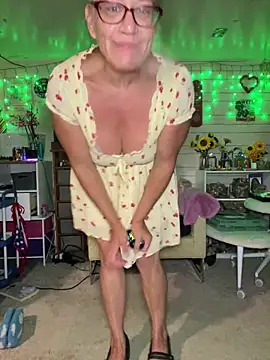 TrenaAnne webcam