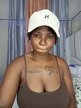 TrishaKalid webcam