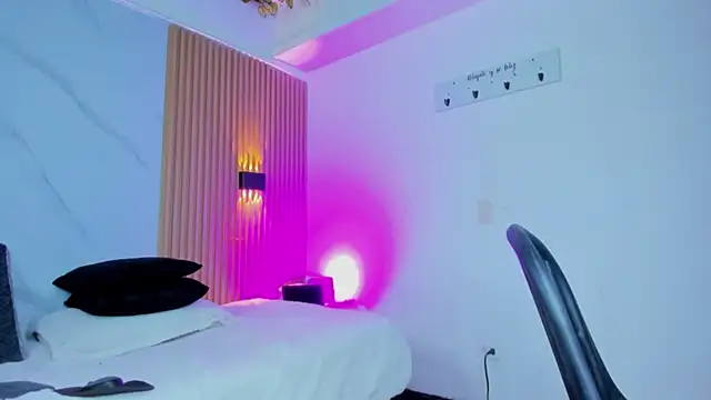 miss_vanessataylor webcam