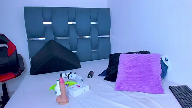 cyndycranforsquirT webcam