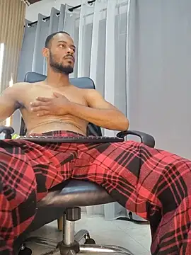 oliver_bigblack_cock (M young) - pull your nipples