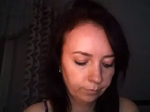 JenniferAlone webcam