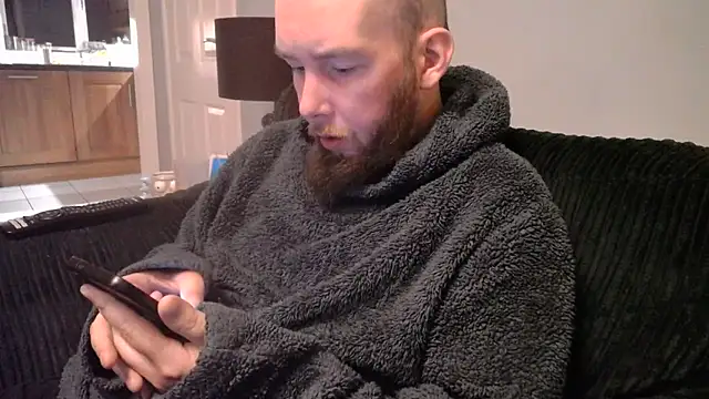 Chubbydan live cam on StripChat